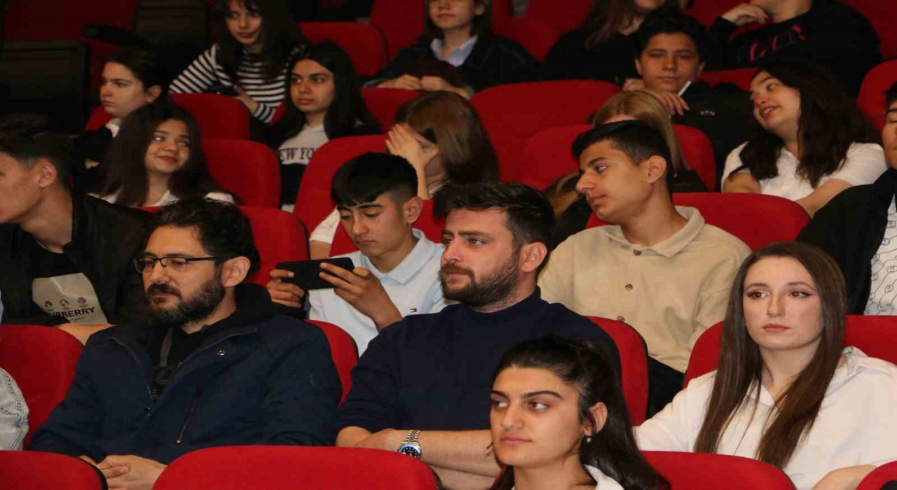 Diyarbakırda liseler arası müzik yarışmasının finali yapıldı