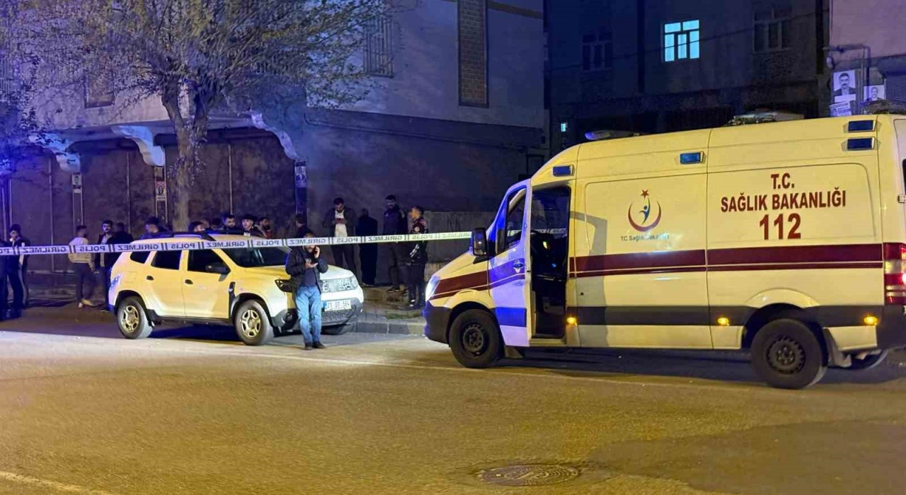 Diyarbakırda silahlı kavga: 1i polis 13 yaralı