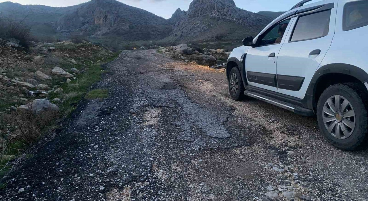 Diyarbakırda vatandaştan DEM Partili Lice Belediyesine yol tepkisi