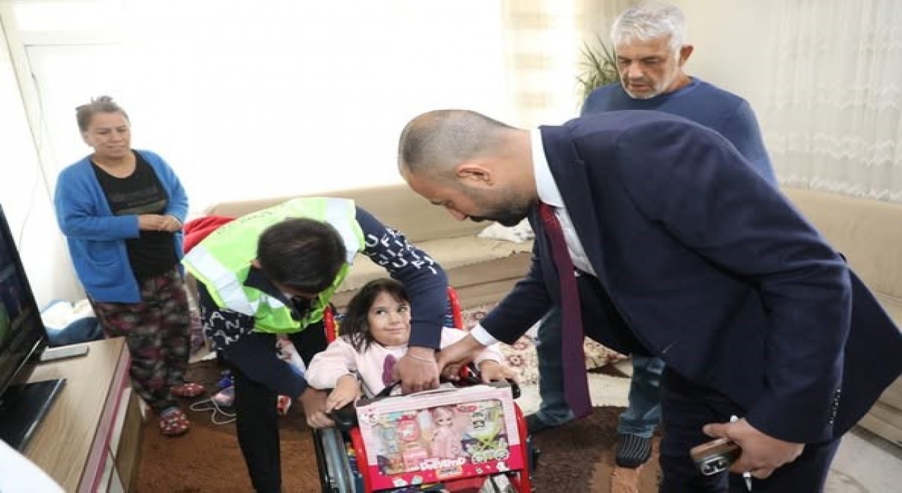 Doğandan 2 vatandaşa akülü ve manuel sandalye hediyesi