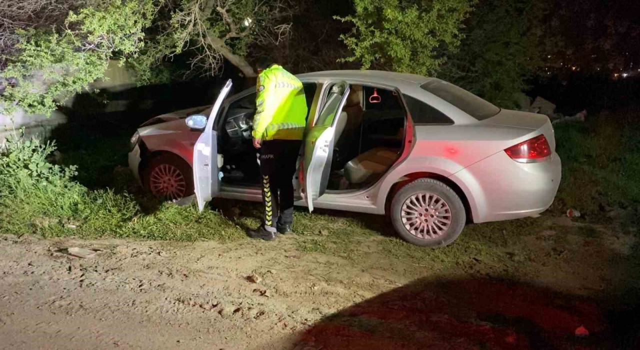 Dur ihtarına uymayıp 15 kilometre kaçtı, kaza yapınca yakalandı