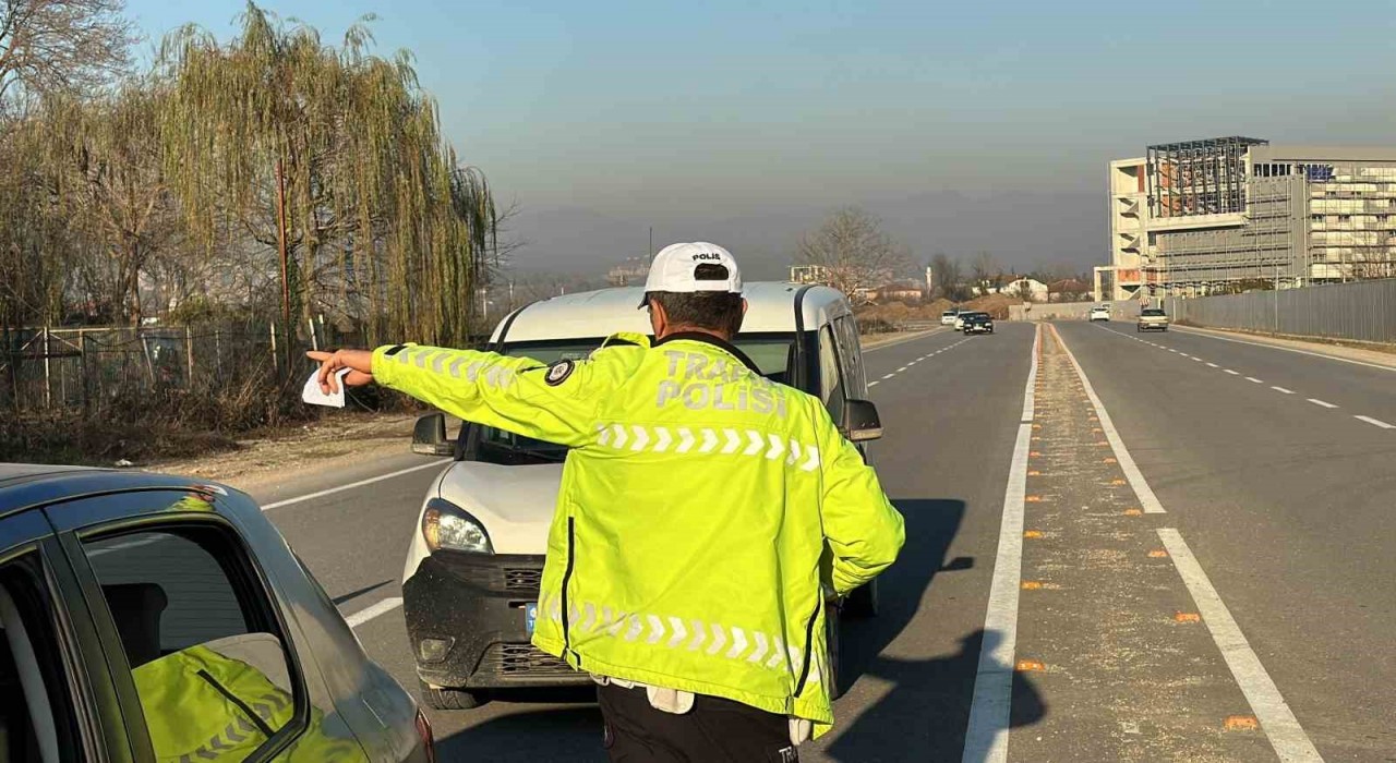 Düzcede denetimlerde 222 araç trafikten men edildi