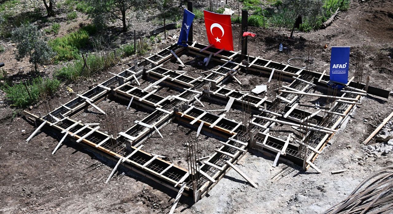 Düziçi’nde Depremzedeler İçin Ahırların Temeli Atıldı
