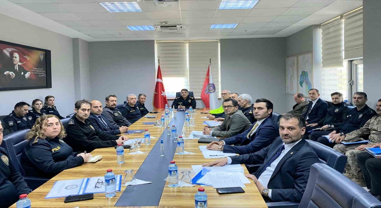 Edirne Emniyetinde değerlendirme toplantısı