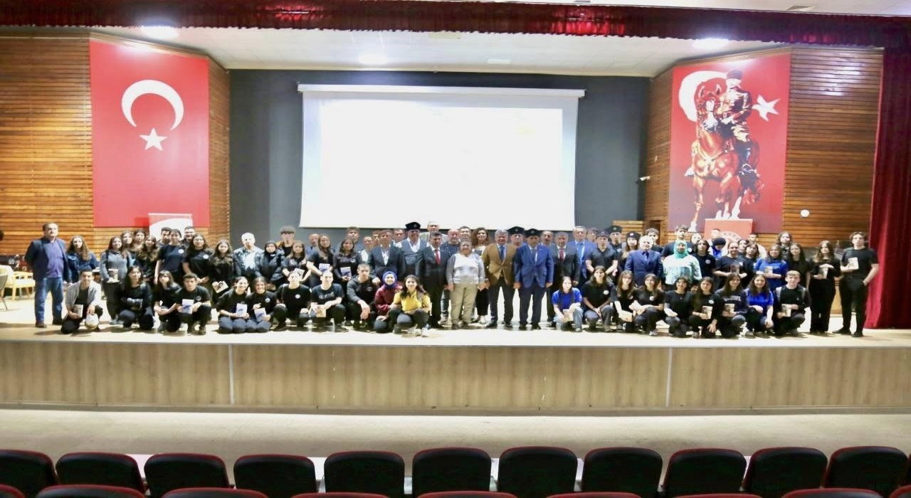 Edremitte Okur-Yazar Buluşmasının üçüncüsü gerçekleştirildi