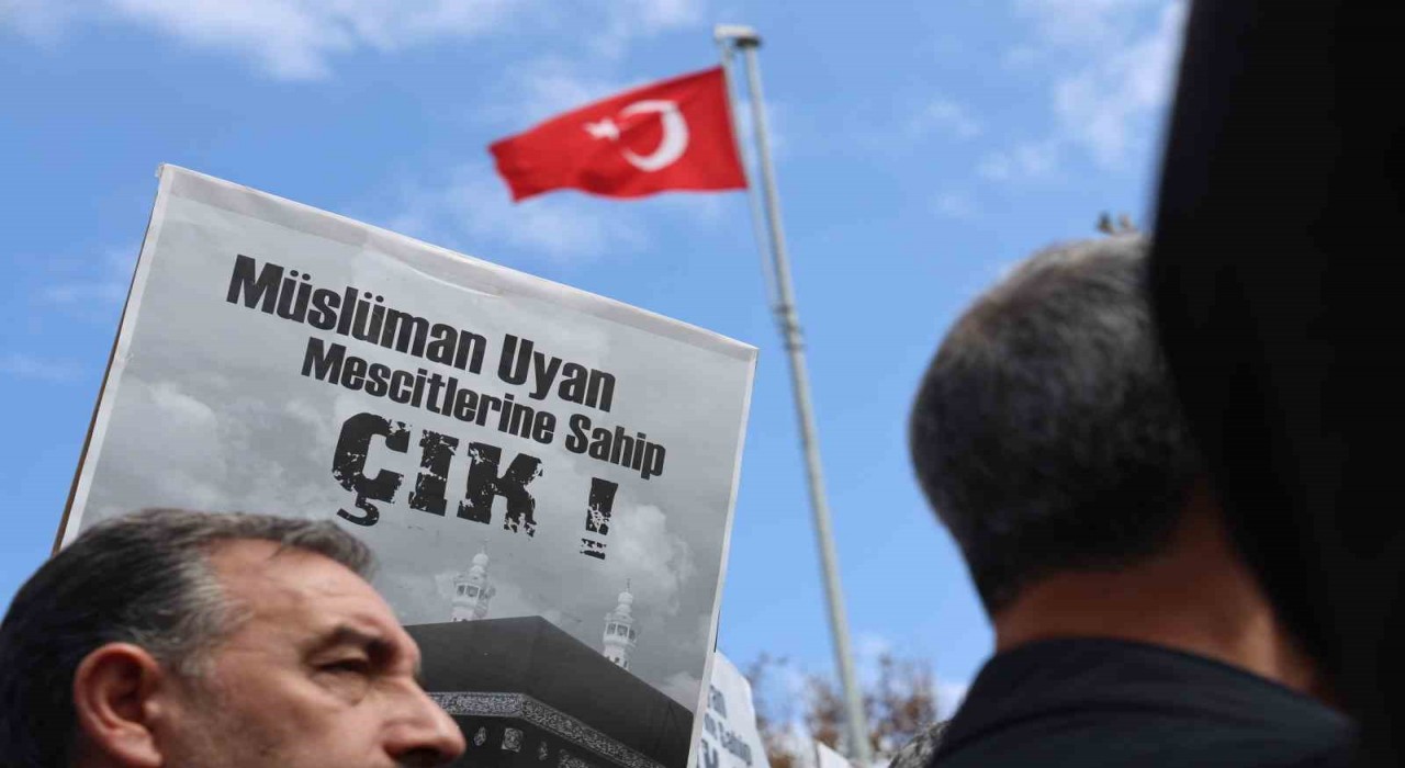 Elazığda, Filistinde hayatını kaybedenler için gıyabi cenaze namazı