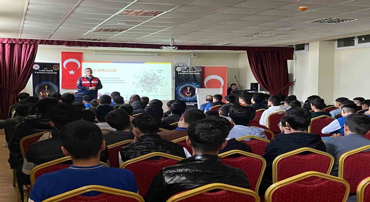 Elazığda jandarma ekiplerinden öğrenci ve öğretmenlere seminer