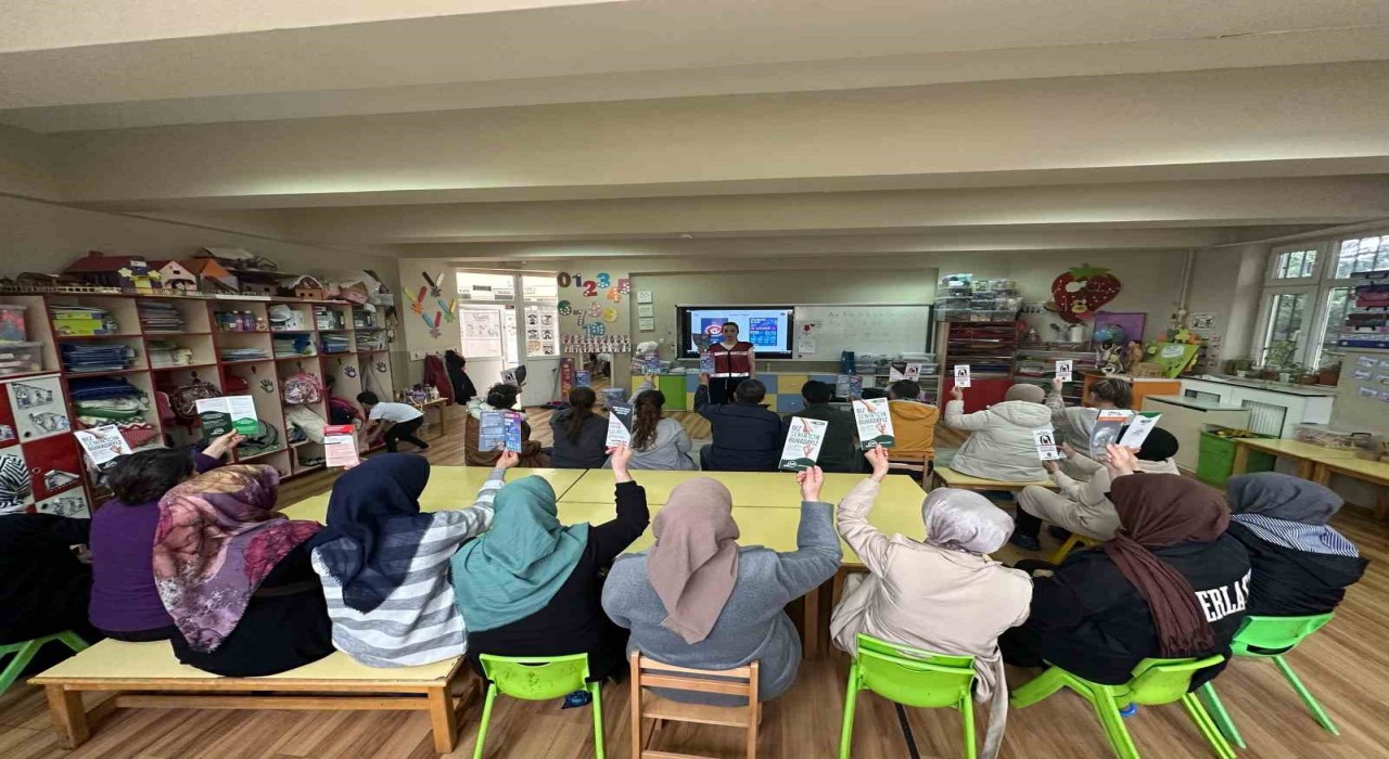 Elazığda jandarmadan kadınlara yönelik bilgilendirme faaliyeti