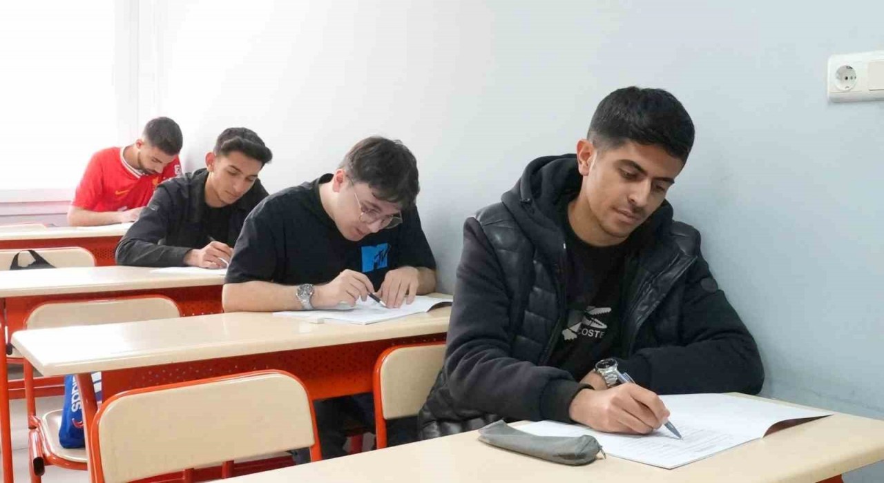 Elazığda öğrencilere ücretsiz deneme sınavı