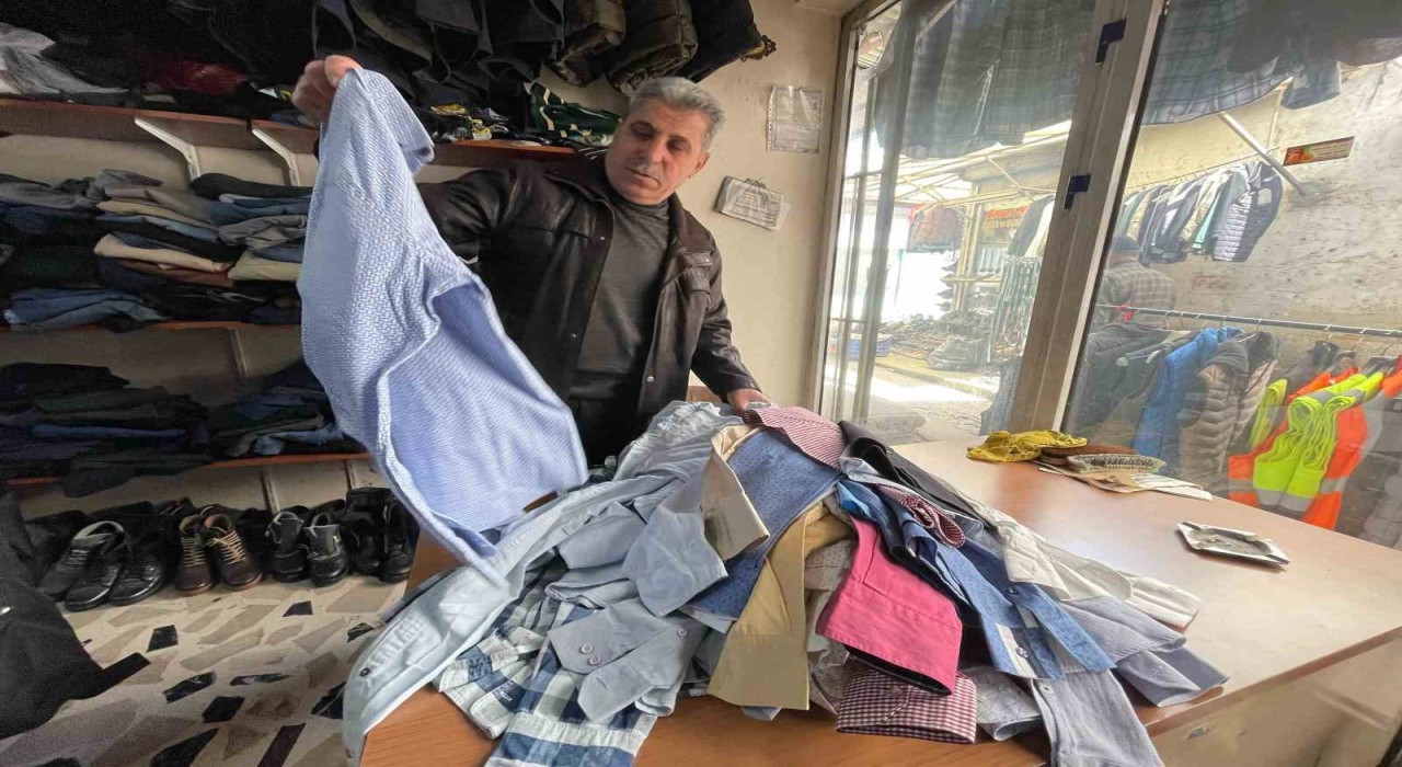 Elazığda ölen kişilerin kıyafetlerinin satıldığı mağazada sezon hazırlığı
