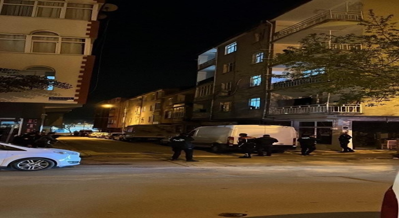 Elazığda silahlı saldırı: Park halindeki araca ateş edip kaçtılar