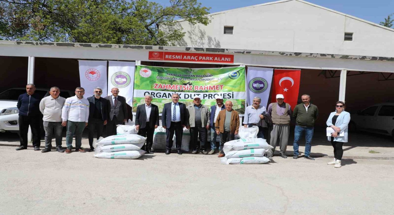 Elazığda üreticilere 2,5 ton gübre dağıtıldı