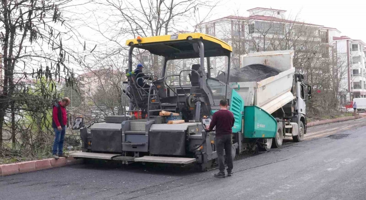 Elazığda yol yapım çalışmaları sürüyor