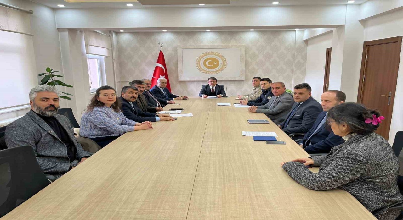 Eleşkirtte sokak hayvanlarını koruma kurulu toplantısı yapıldı