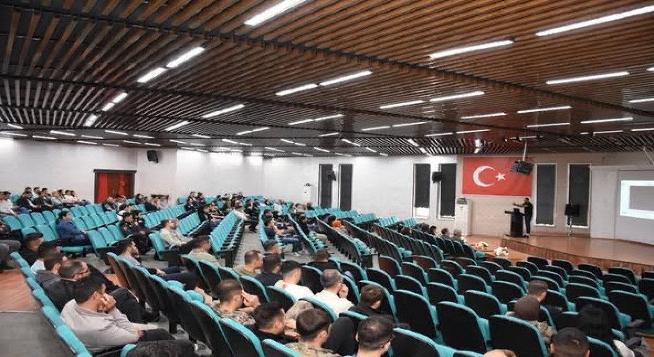 Emniyet ekiplerine seminer düzenlendi