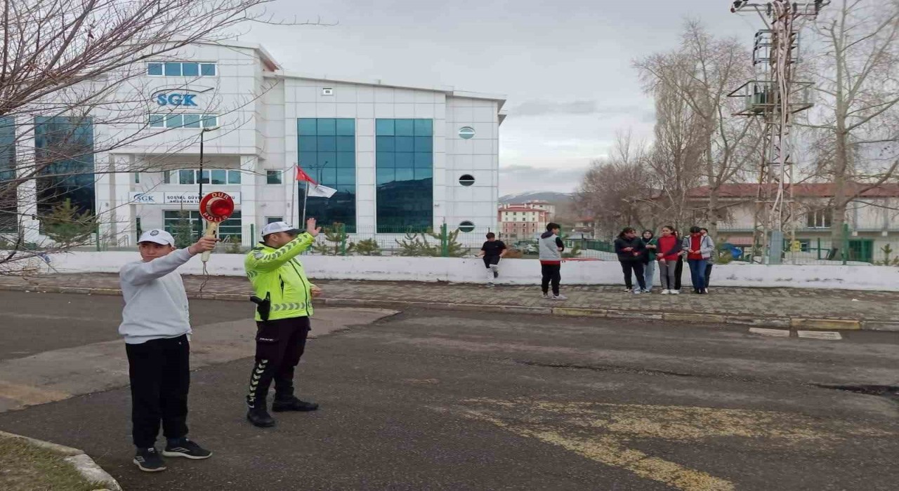 Emniyetten öğrencilere trafik eğitimi
