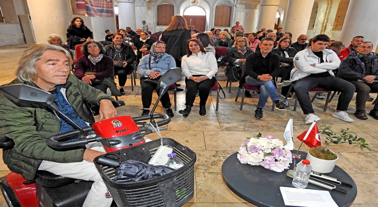 Engelleri şiirle aştı: Ali Ayhanın duygu yüklü video sunumu izleyenleri mest etti