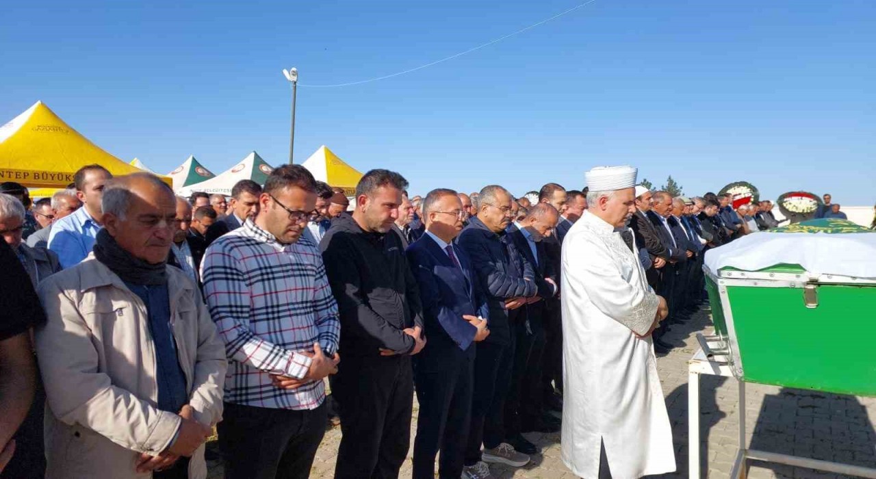 EPDK Başkanı Mustafa Yılmazın annesi son yolculuğuna uğurlandı