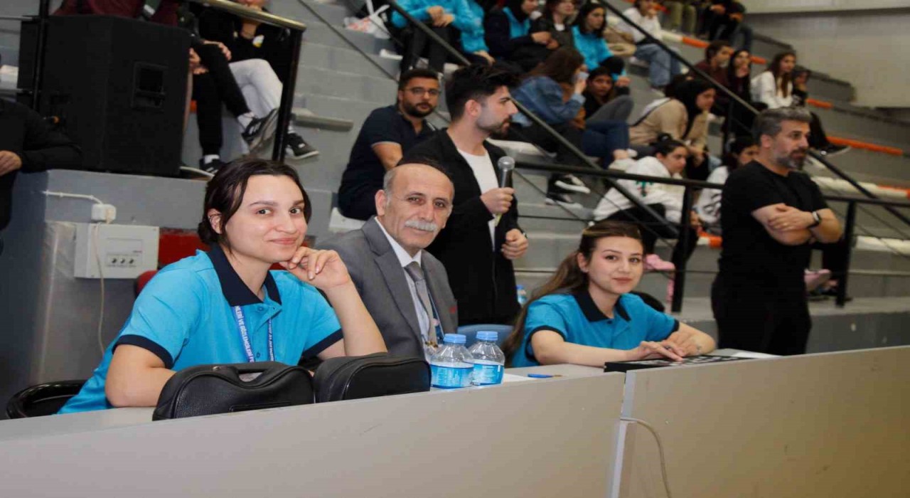 Ercişte Yurtlig Kız Voleybol Turnuvası tamamlandı