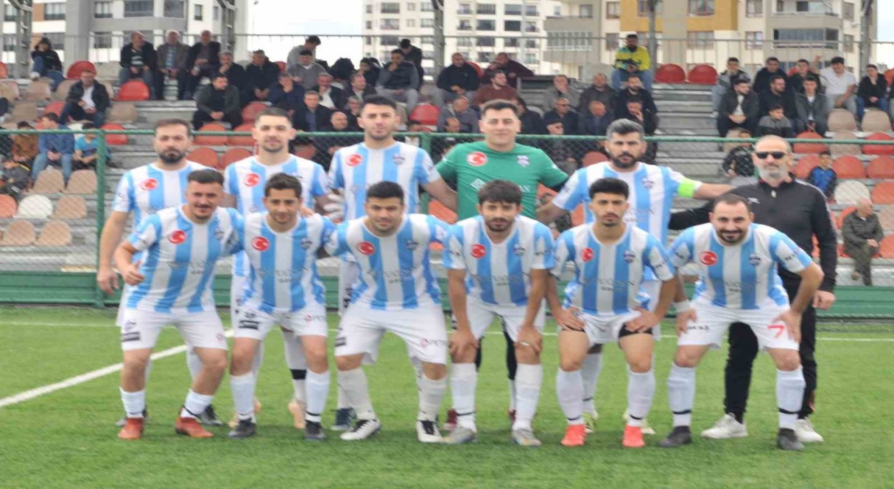 Erciyes İdmangücü zirveye yerleşti