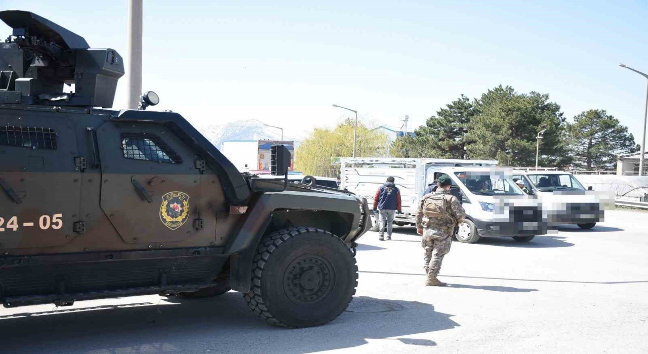Erzincanda 20 ekip, 172 personelle huzur ve güven uygulaması