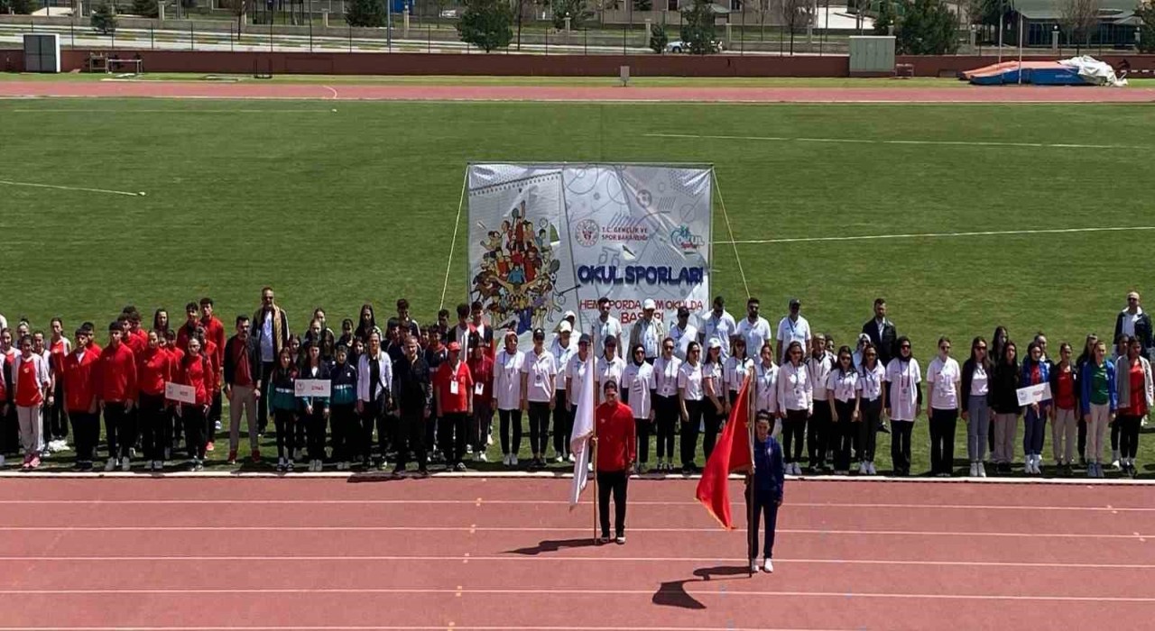 Erzincanda Okul Sporları grup müsabakaları tamamlandı