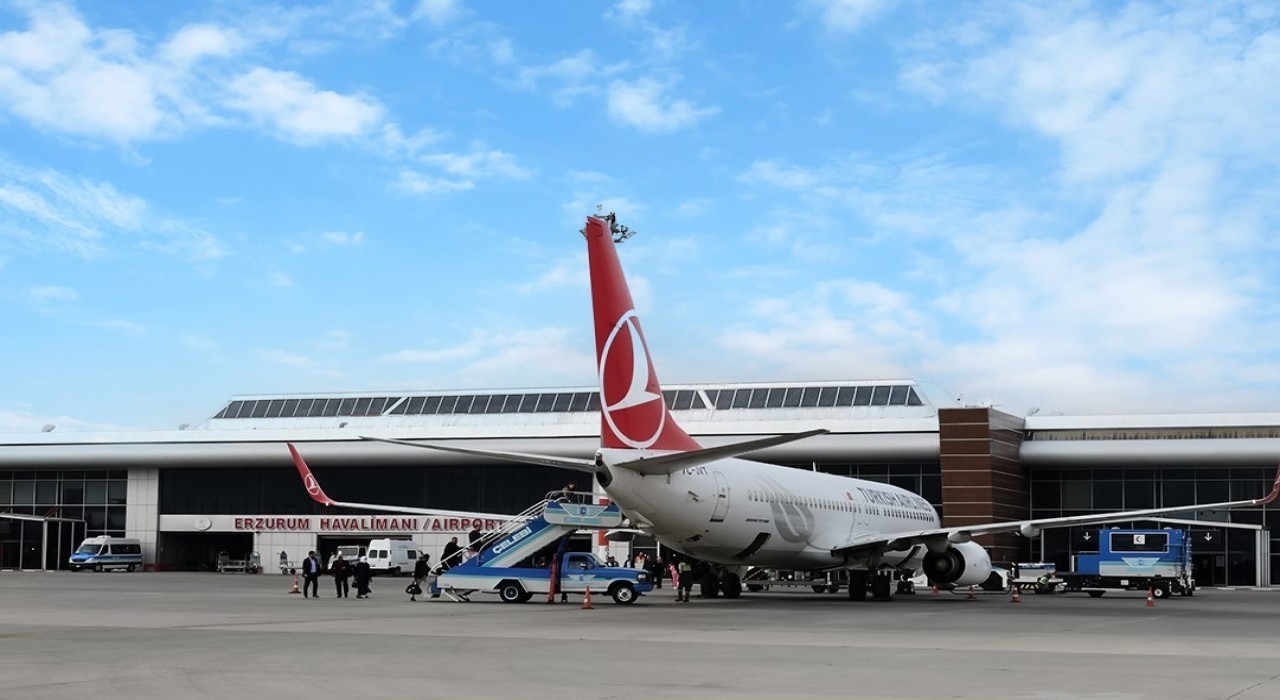 Erzurumda 3 ayda 306 bin 332 kişi uçtu