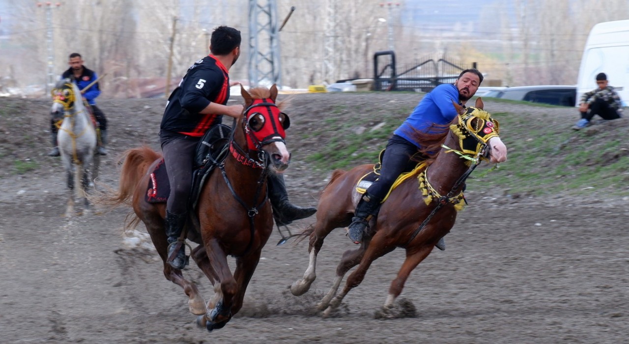 Erzurumda asırlardan bu yana devam eden ata sporu