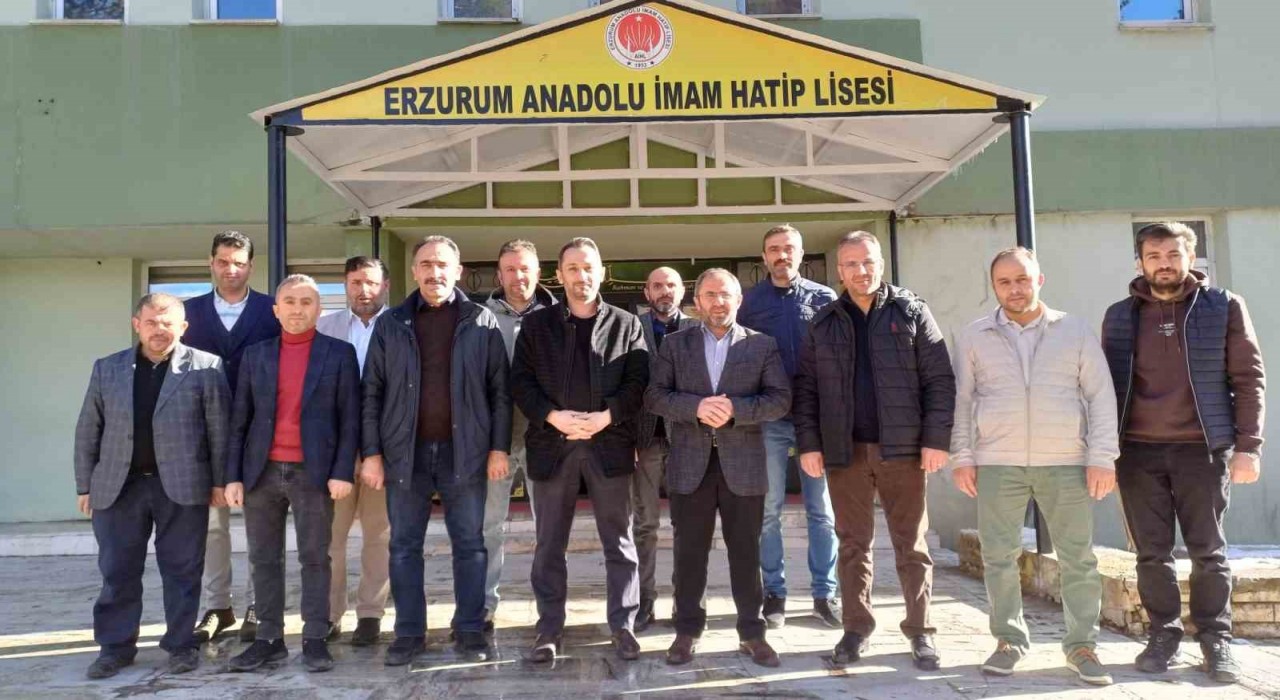Erzurumda gençler umre için yarıştı