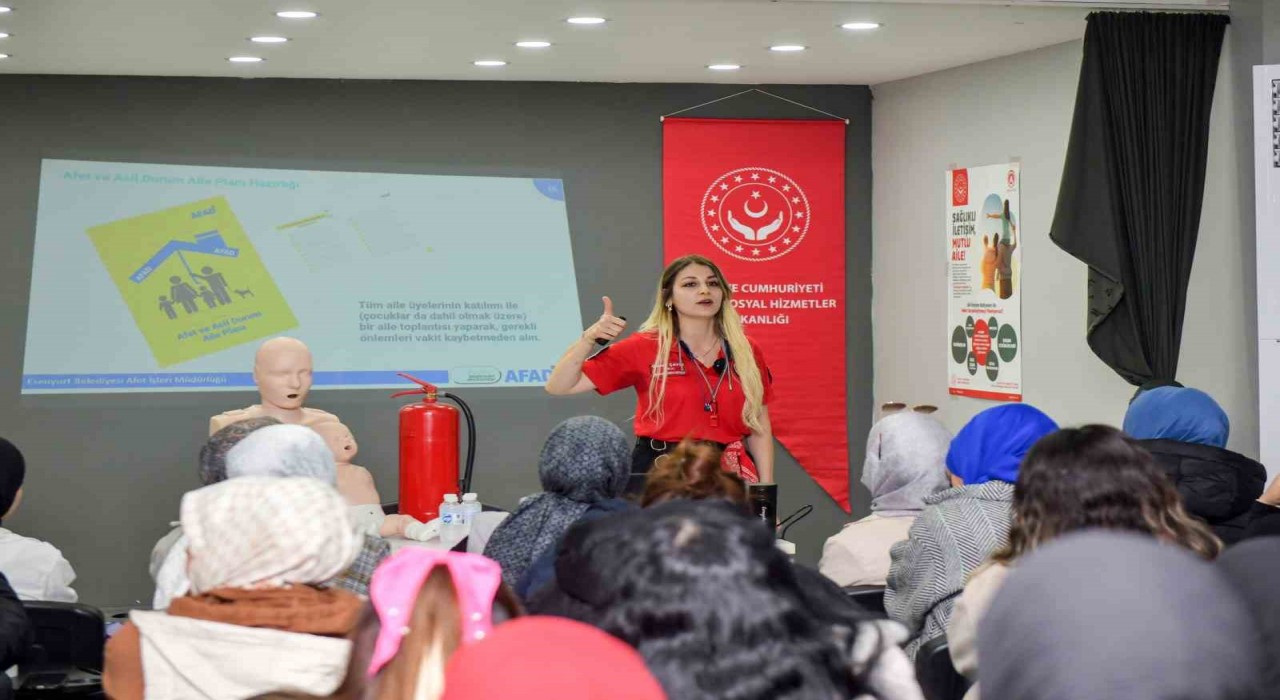 Esenyurt Belediyesinden kadınlara Afet Bilinci Eğitimi