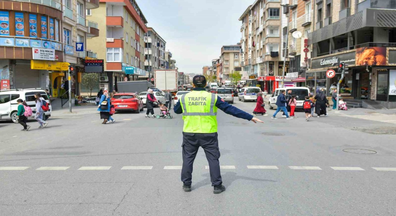 Esenyurt Belediyesinden öğrenciler için güvenli geçiş önlemi