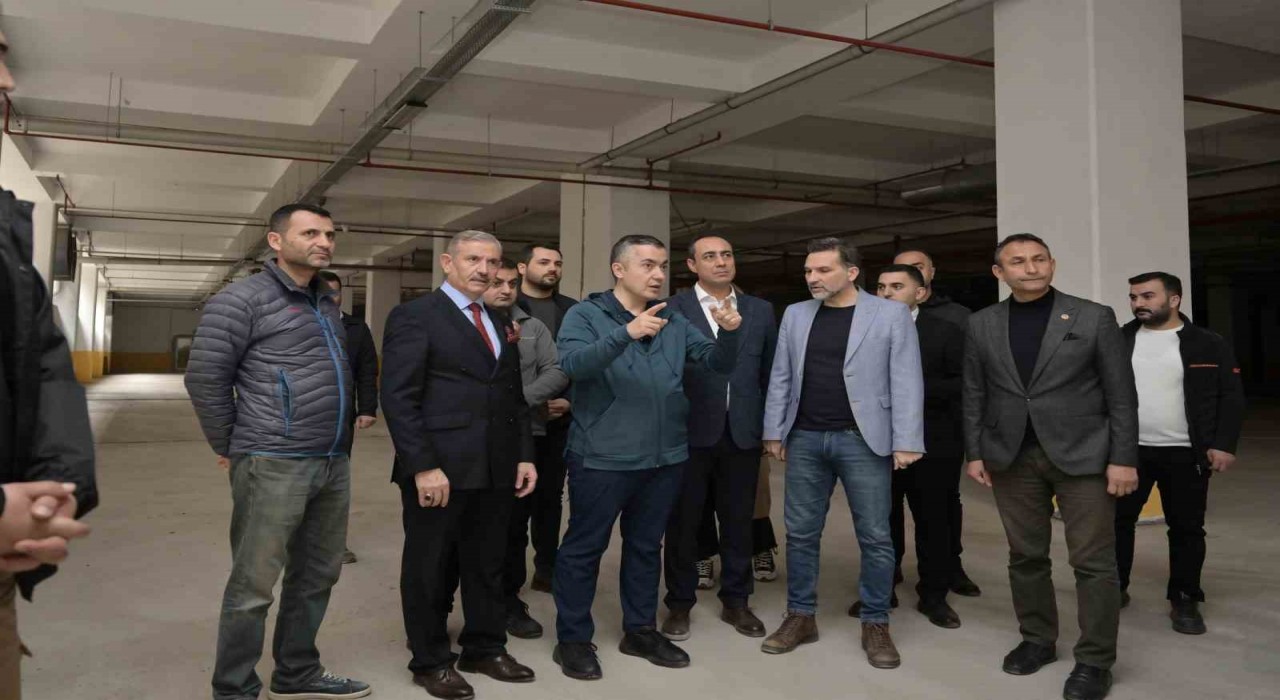 Esenyurt Namık Kemal Mahallesinin otopark ve pazar sorunu çözülüyor