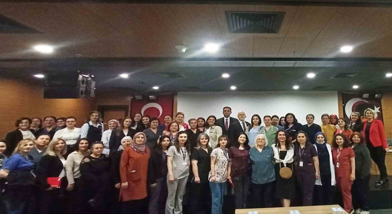 Eskişehir Şehir Hastanesinde Ebeler Haftası kutlama etkinliği