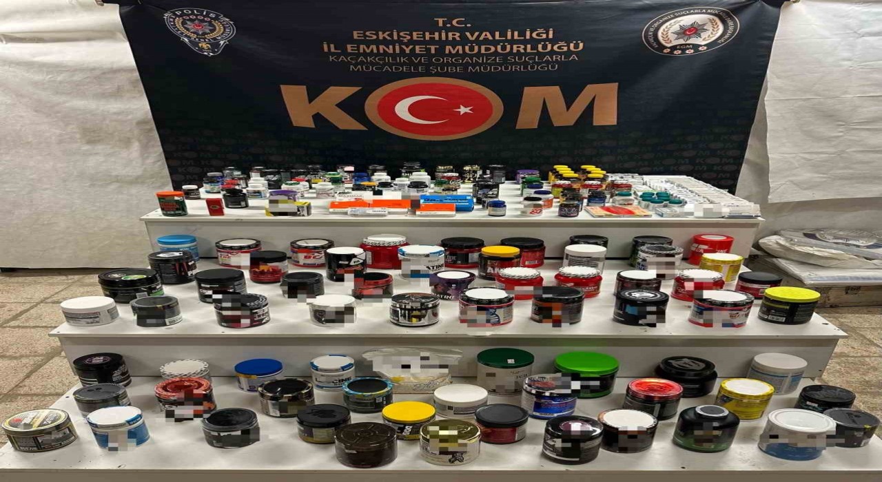 Eskişehirde 500 bin TLlik kaçak sigara ve ürünler ele geçirildi