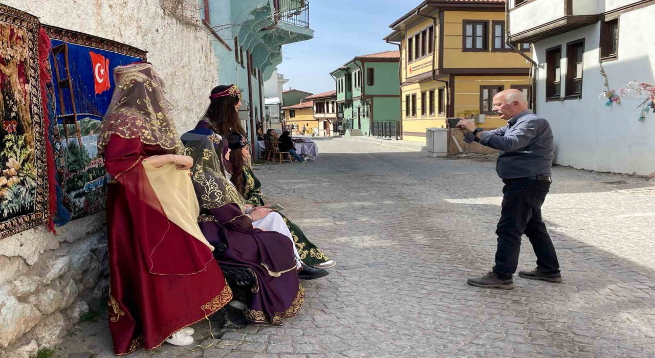 Eskişehirin kültür mirasını dükkânında yaşatıyor