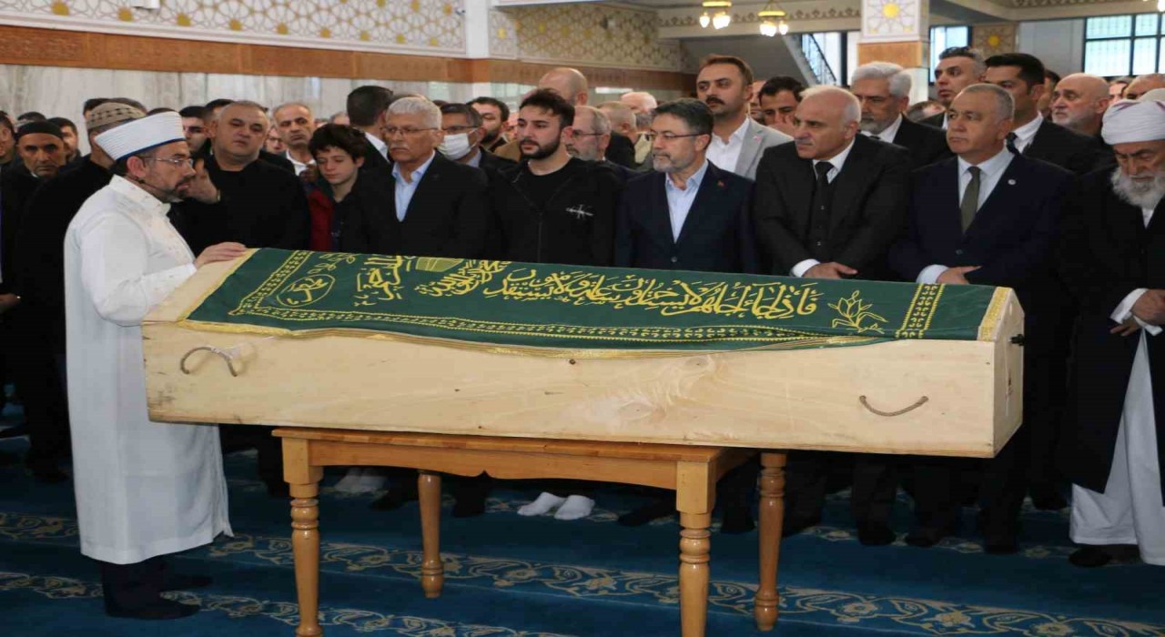 Et ve Süt Kurumu Genel Müdürü Kayhan memleketi Diyarbakırda son yolculuğuna uğurlandı