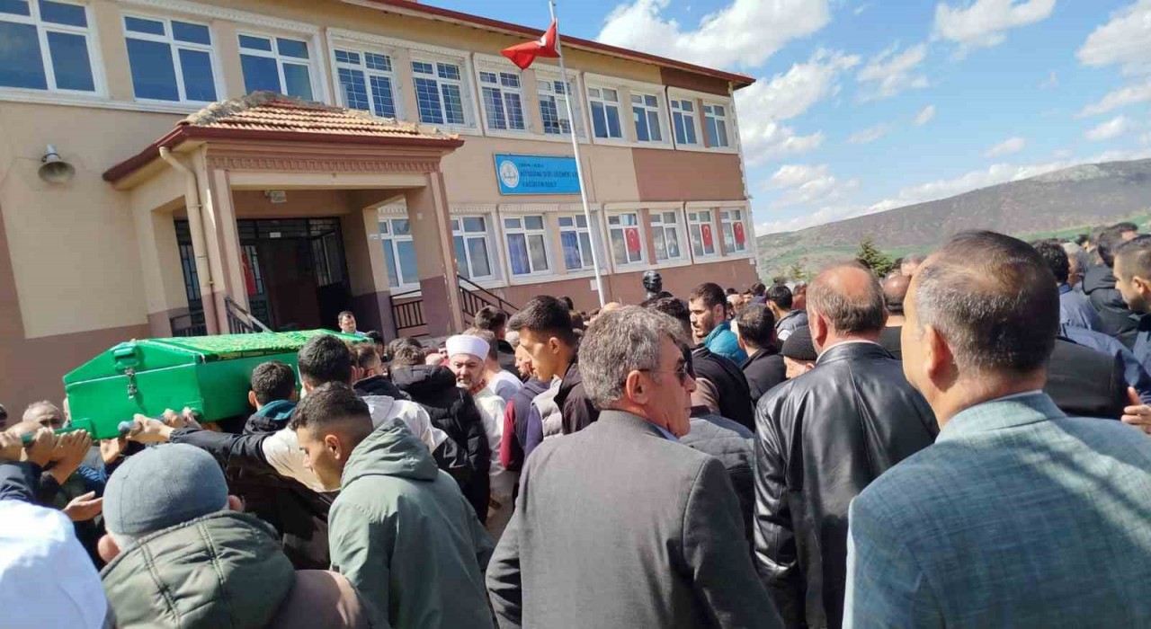 Genç İmam Hamit Penbe Kazada Hayatını Kaybetti