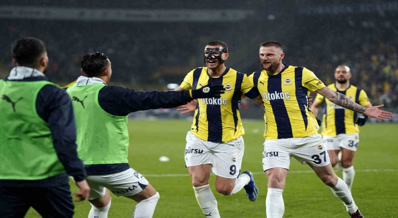 Fenerbahçe, 9 yıl sonra Trabzonspora 4 gol attı