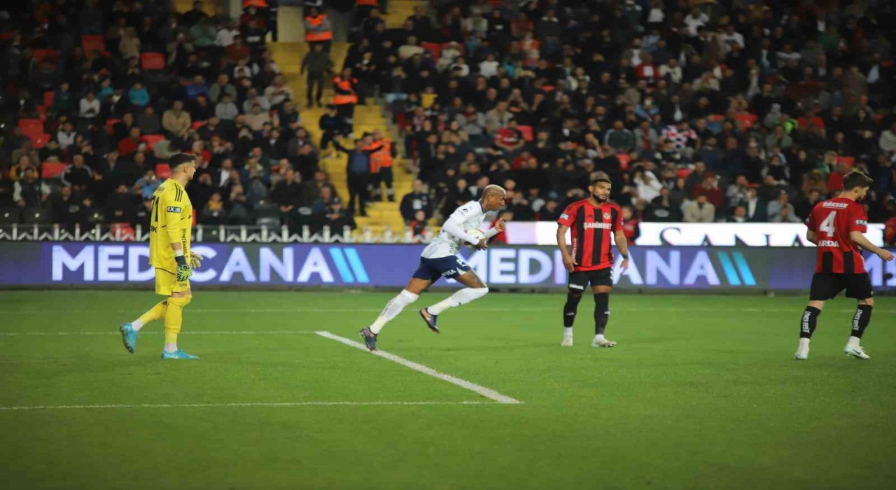 Fenerbahçe, Gaziantep FKyı üst üste 9. kez mağlup etti