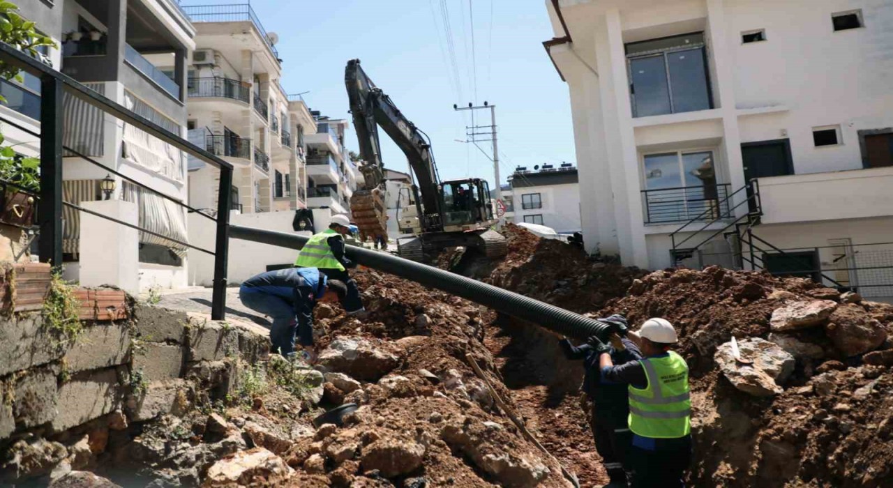 Fethiye Taşyakada kanalizasyon hatları yenileniyor