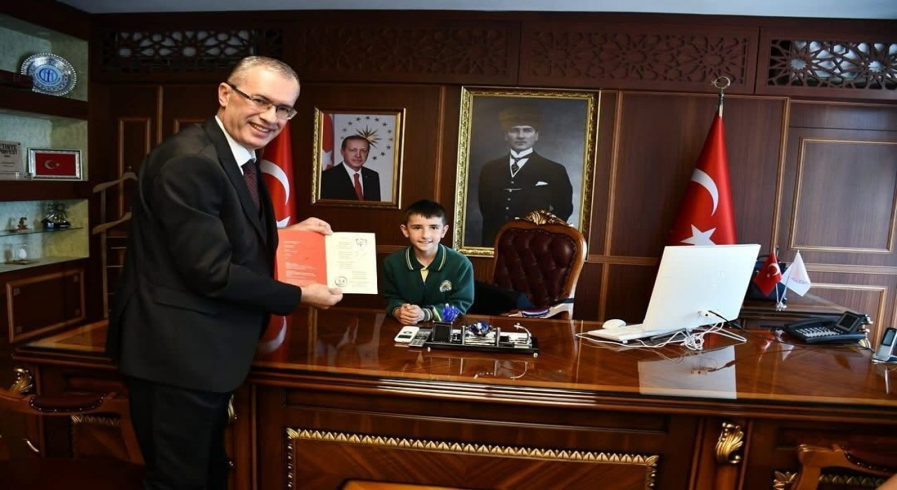 Fethiyede Kaymakamlık koltuğunu öğrenciler devraldı