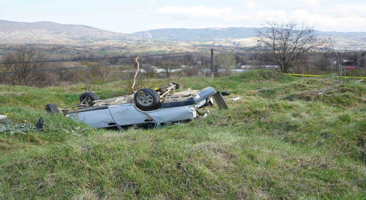 Fiat-Tofaş otomobil hurdaya döndü, 23 yaşındaki genç hayatını kaybetti