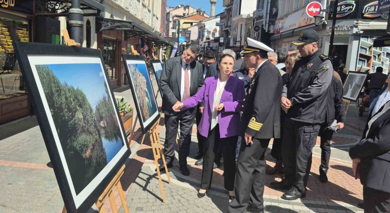 Fotoğraf sergisinde Vali Arslana yanardağ sürprizi
