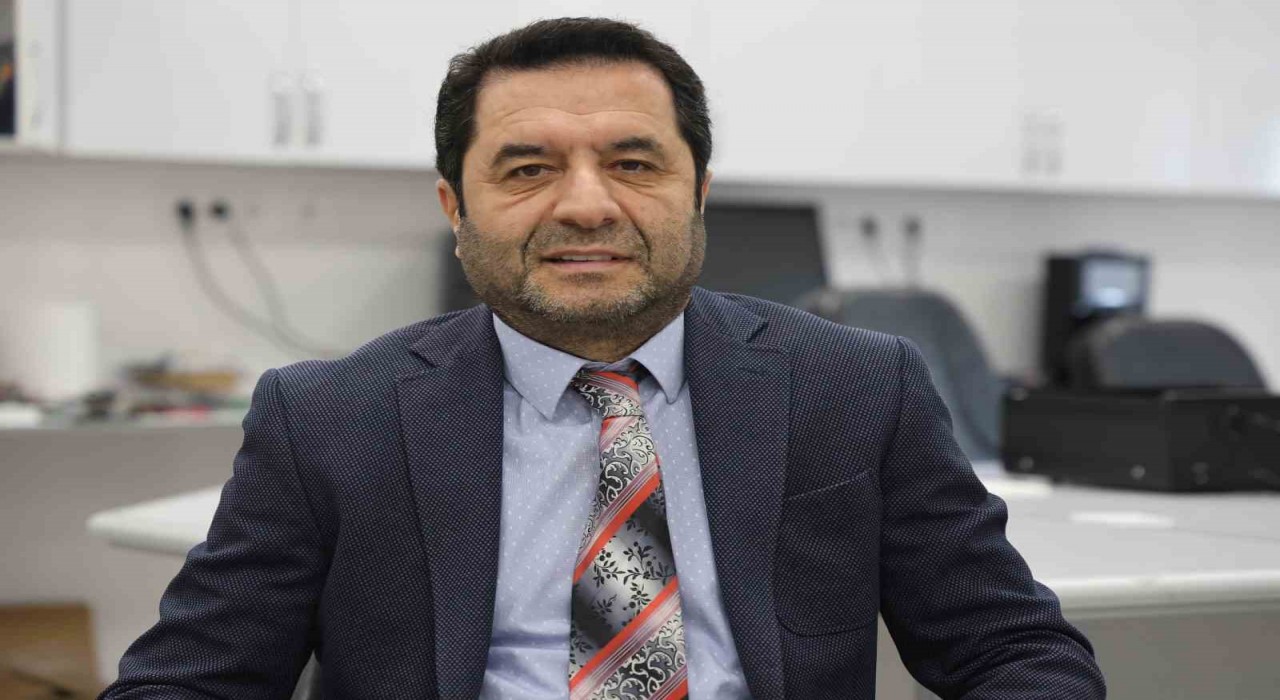 Foton teorisini ispatlayan Türk profesör Yakuphanoğlundan çarpıcı ABD gümrük vergisi yorumu