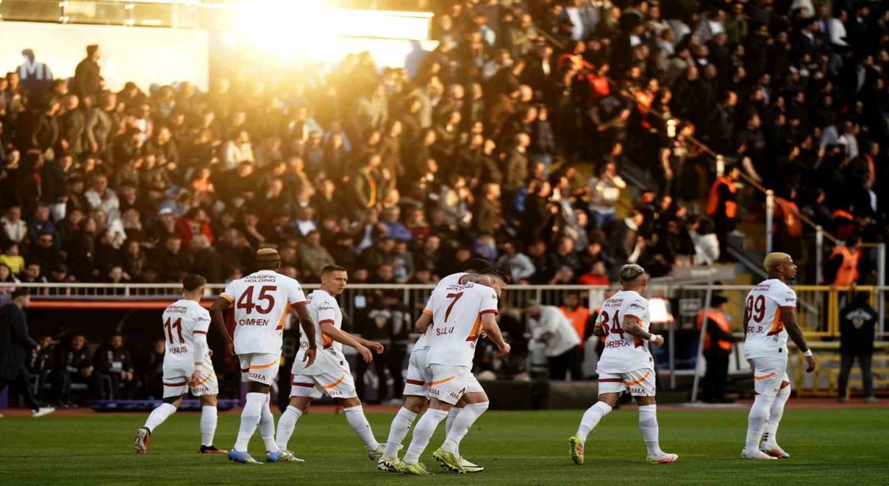 Galatasaray galibiyet serisini 5e çıkardı