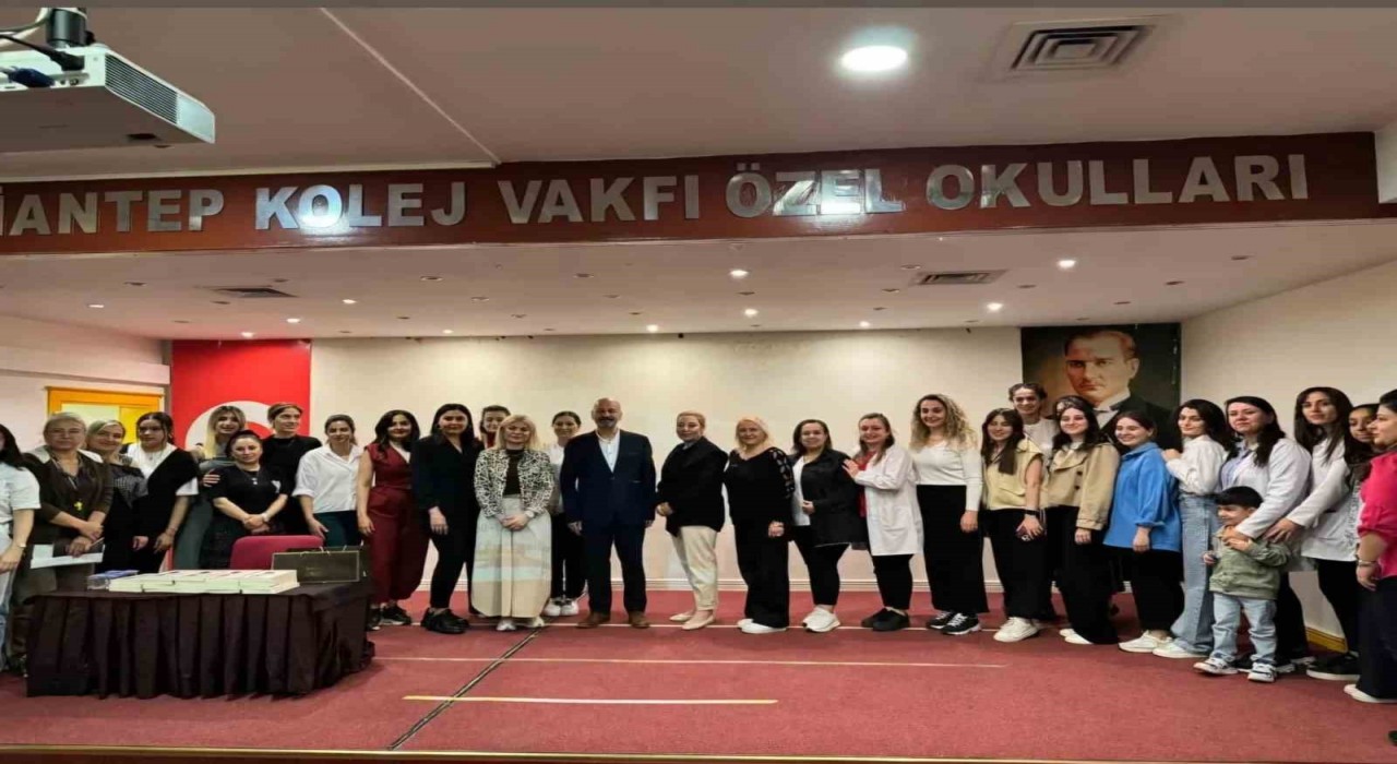 Gazeteci-yazar Ali Atalar, GKVde minik hayranları ile buluştu
