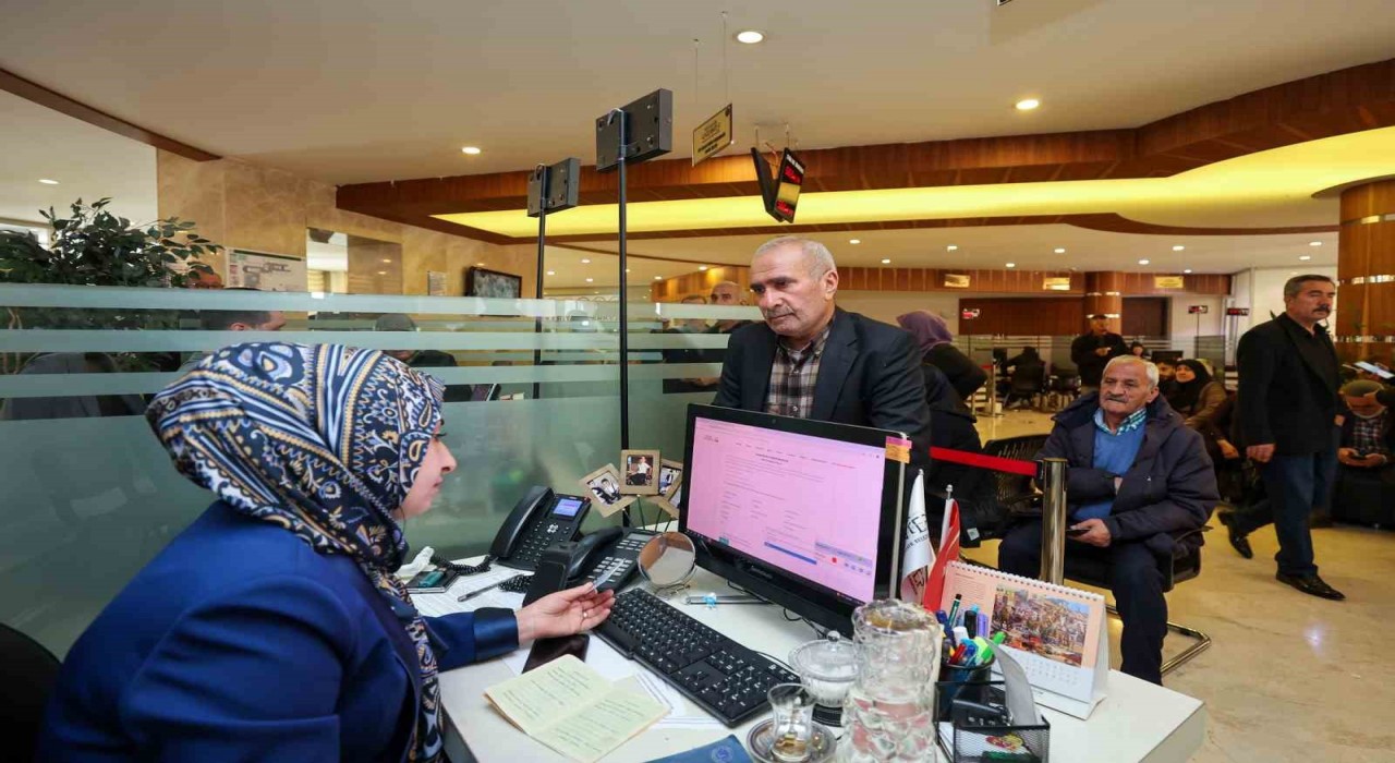 Gaziantepte evlilikte 41 yılı dolduran çiftlerden umre için yoğun başvuru