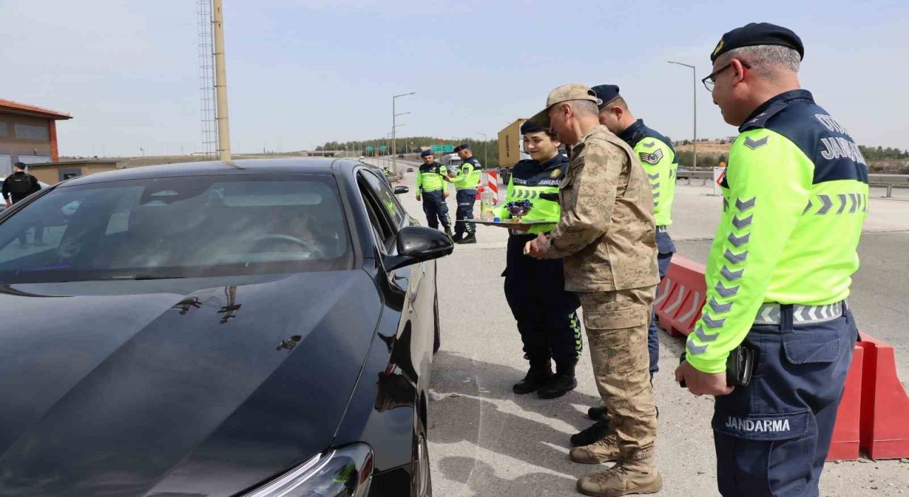 Gaziantepte jandarma ekipleri bayram tedbirlerini sürdürüyor