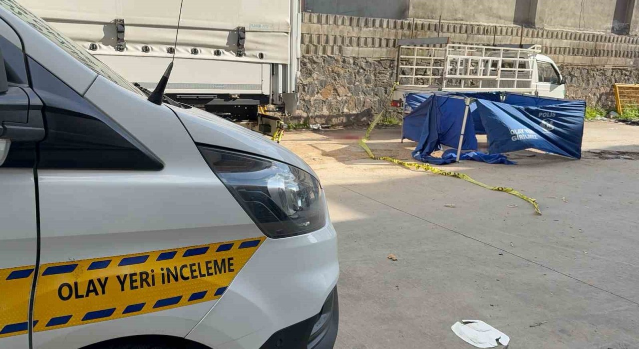 Gaziantepte tırın altında kalan 5 yaşındaki çocuk hayatını kaybetti