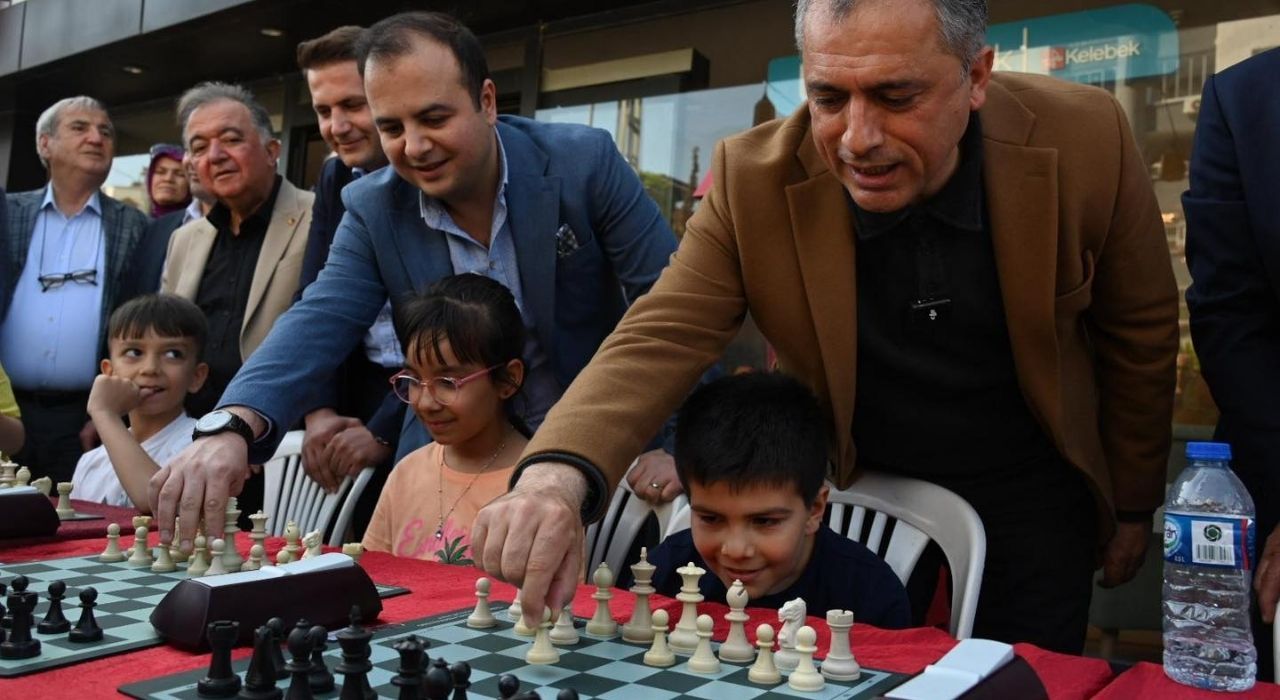 Geleneksel Kılıçlar 23 Nisan Satranç Turnuvası Osmaniye'de Başladı
